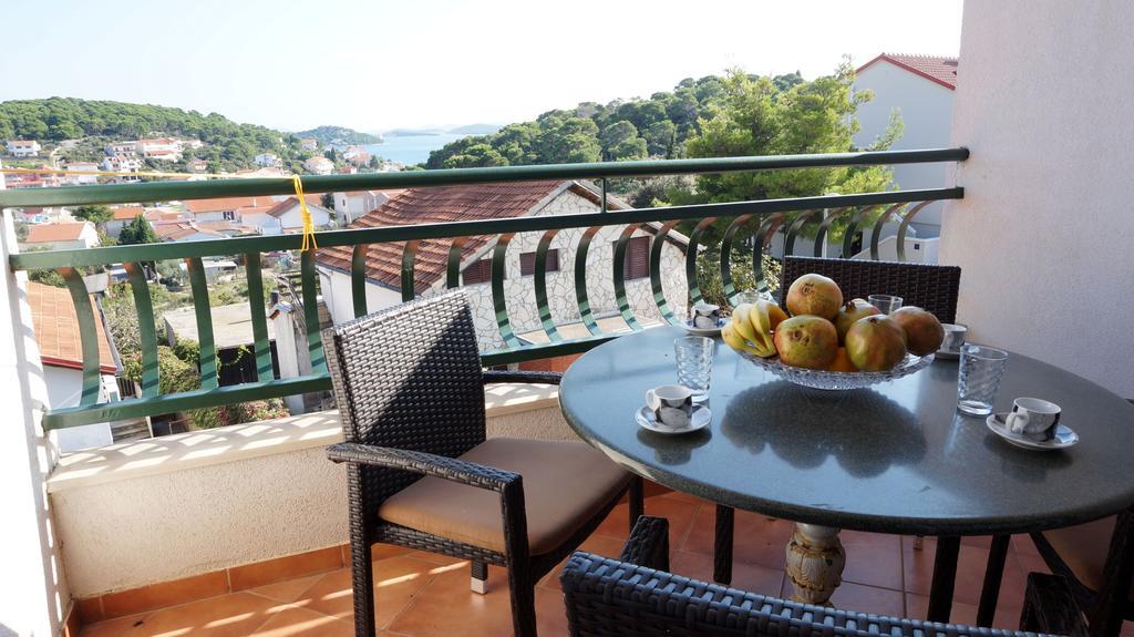 Villa Dvorine Tisno Oda fotoğraf