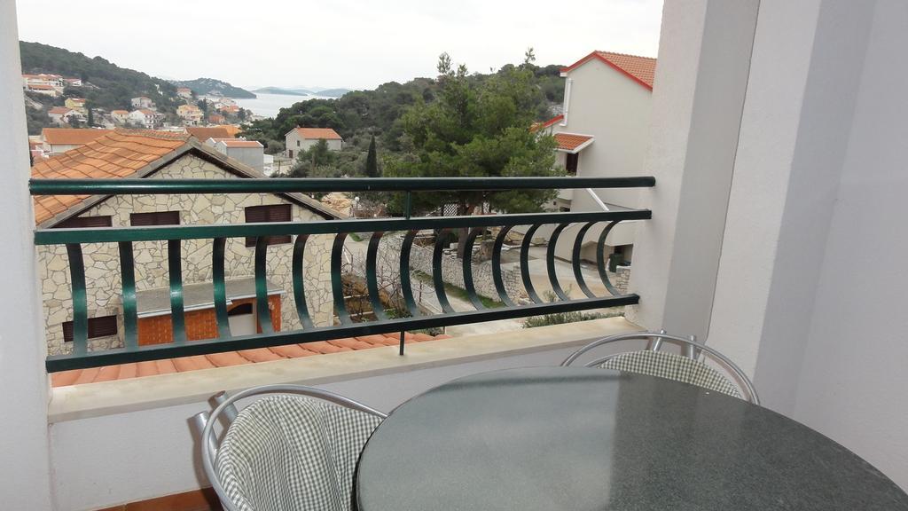 Villa Dvorine Tisno Oda fotoğraf